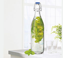 Treo Suzzan Glass Bottle
